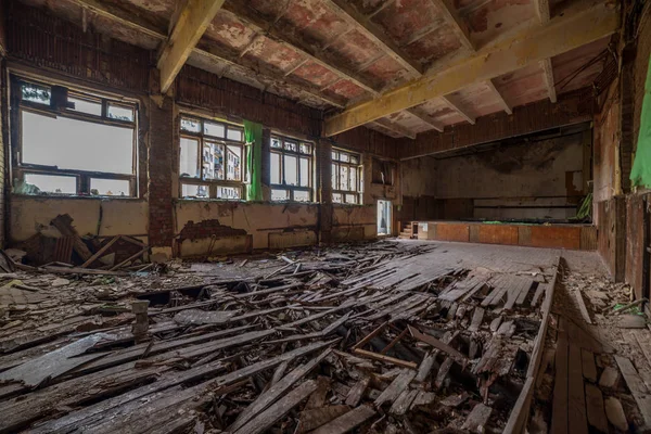 Bâtiments militaires abandonnés dans la ville de Skrunda en Lettonie — Photo