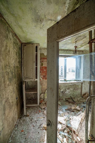 Bâtiments militaires abandonnés dans la ville de Skrunda en Lettonie — Photo