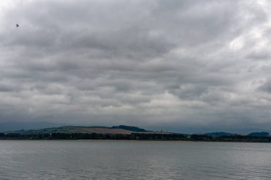 fırtına bulutları alanları Slovakya üzerinden