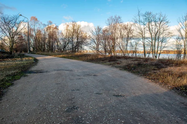 Boş çakıl yol Güz — Stok fotoğraf