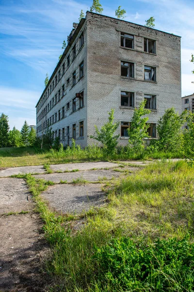 Interiér staré vojenské budovy v Lotyšsku — Stock fotografie