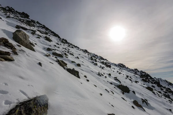 Заснеженные Горные Вершины Туристические Тропы Татрах Словакии Вид Зимний Поход — стоковое фото