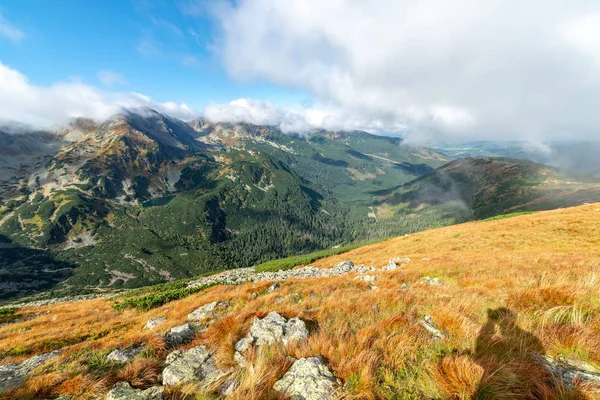 Wanderwege Der Slowakischen Tatra Herbst Bewölkte Tageslandschaft Über Berggipfeln Mit — Stockfoto