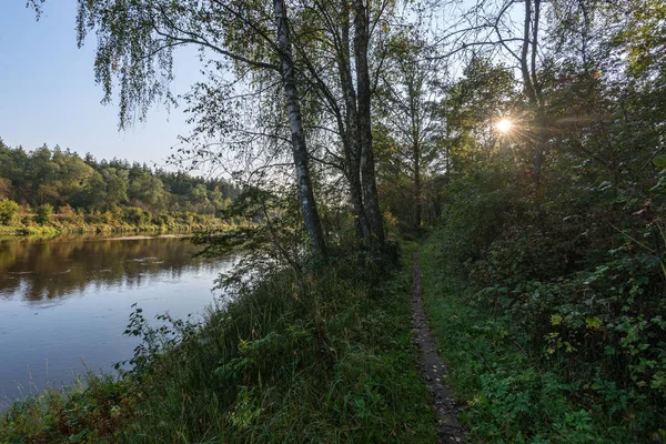 Красочный Закат Реке Летнюю Ночь — стоковое фото