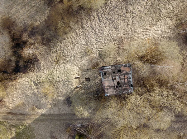 Vista aérea de edifícios abandonados de habitação rural — Fotografia de Stock