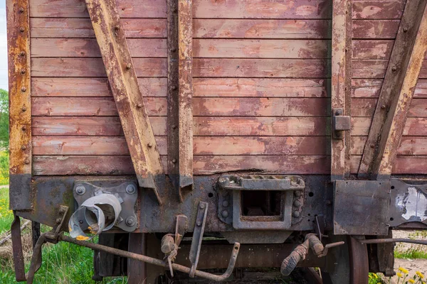 Старі деталі поїзда на старій залізниці — стокове фото