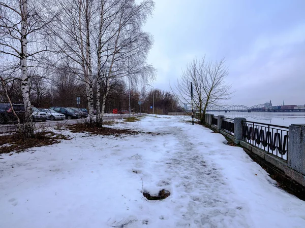 Campos cobertos de neve no campo — Fotografia de Stock