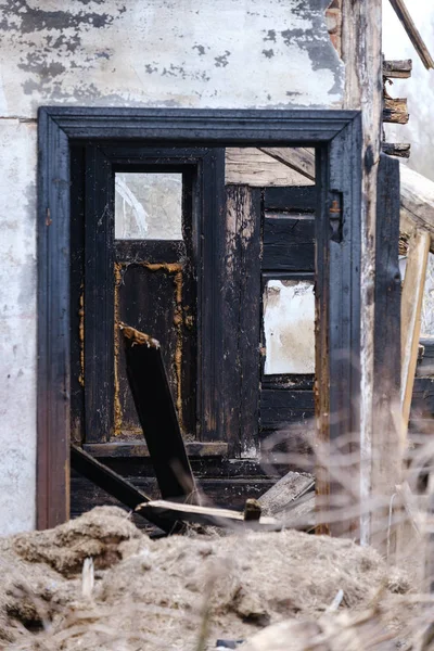 Abandonado queimado detalhes da casa — Fotografia de Stock