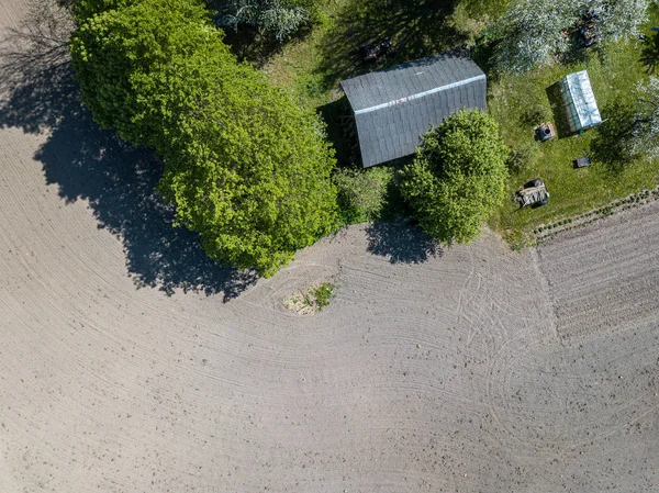 Vista aérea de los campos y bosques en el verde verano da —  Fotos de Stock
