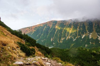 slovakya Tatra dağ sisli havalarda üstleri