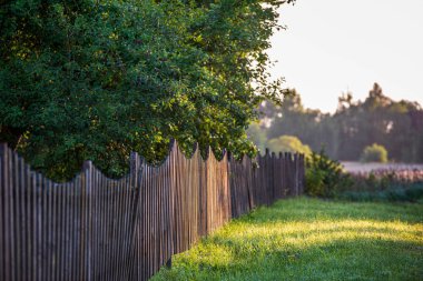 kırsal eski ahşap kalas yapı yapısı