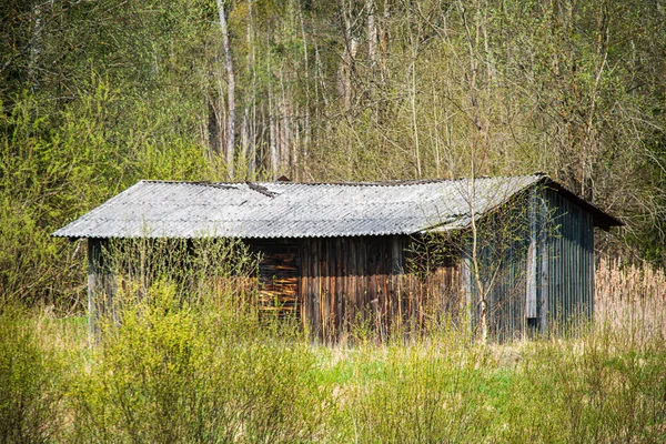 Old wooden plank building structure in countryside — Stock Photo, Image