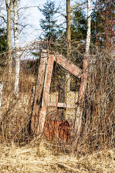 Stará dřevěná stavba na venkově — Stock fotografie