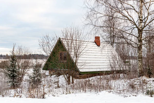 Old wooden plank building structure in countryside — Stock Photo, Image