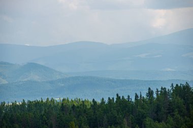 Slovakya 'da Tatra Dağları üzerinde dramatik bulutlar