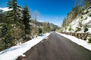 ilkbaharda basit kırsal kir yol