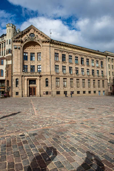 Detalles de la arquitectura del edificio en el centro de Riga, Letonia — Foto de Stock
