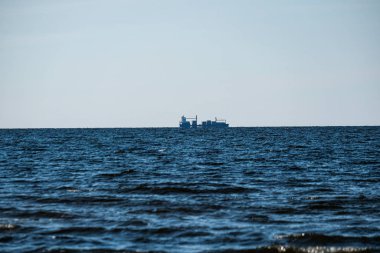 tekne ile hiçbir kişi ile boş beyaz kum plaj