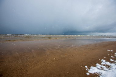 hiçbir kişi ile boş beyaz kum plaj