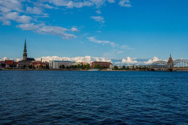 Letonya Riga şehrinin panoramik görünümü