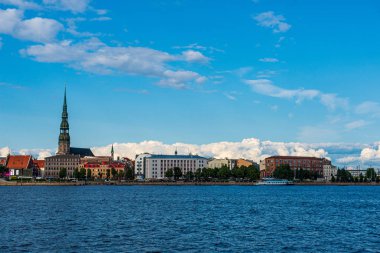 Letonya Riga şehrinin panoramik görünümü