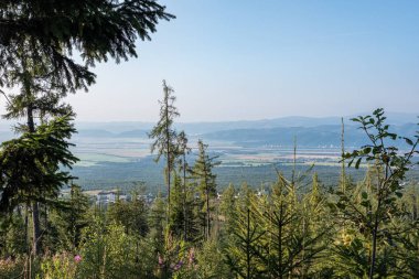 akşam kırsal alan üzerinde oluşturan dramatik fırtına bulutları