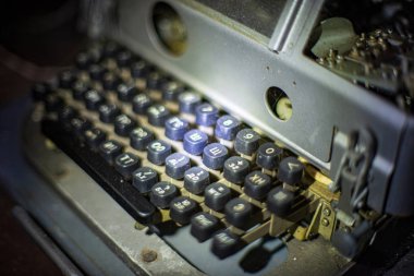 müzede retro araba ve kamyon