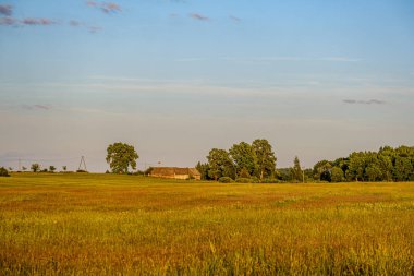 yaz akşamı doğal kırsal görünümü