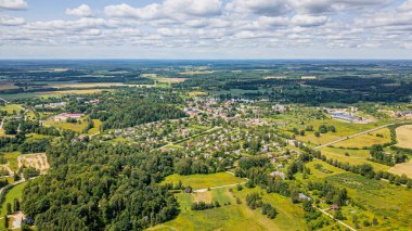 yaz akşamı doğal kırsal görünümü