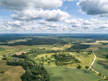 yaz akşamı doğal kırsal görünümü