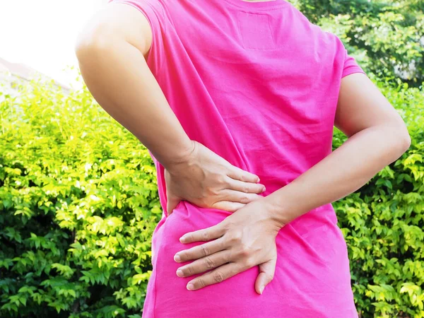 Femmes Souffrant Maux Dos Chroniques Inflammation Musculaire Sévère Hernie Discale — Photo