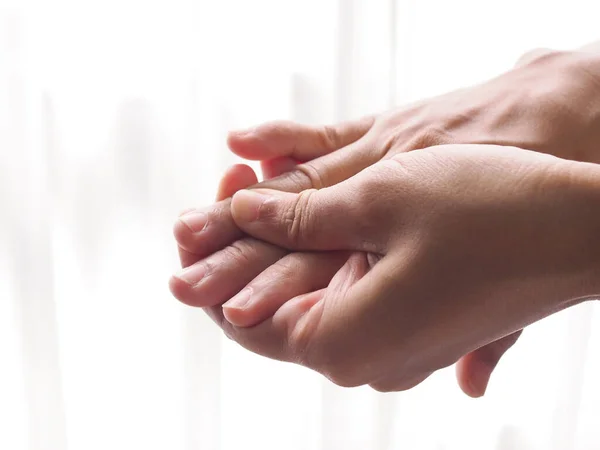 Крупный План Пальца Симптоматической Болью Онемением Кончиках Пальцев Берибери Рукой — стоковое фото
