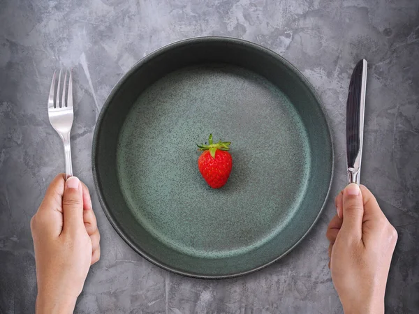 Gezond Eten Gewichtsverlies Met Rood Aardbeienfruit Groene Keramische Schaal Met — Stockfoto