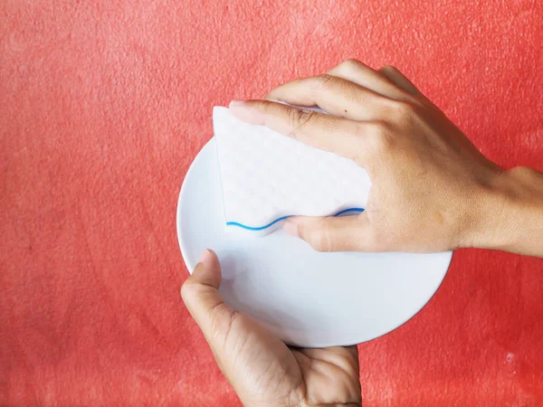 Sponge Cleaning White Ceramic Plate Hand — Stock Photo, Image