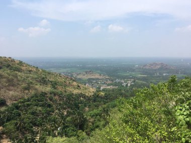 Tepeden dağ manzarası. en iyi ve kolay tırmanmak.