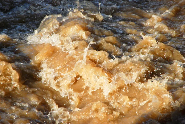 Reißende Flussflut Mit Weißem Schaum — Stockfoto