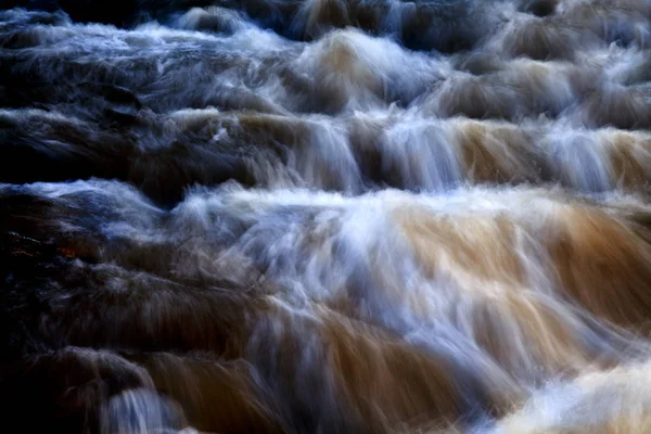 Raging River Flood Água Com Espuma Branca — Fotografia de Stock