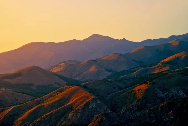 Majestoso Pôr Sol Com Montanhas Armênia — Fotografia de Stock