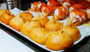 Bask ülkesinin pintxos 'u olarak adlandırılan İspanyol tapaları