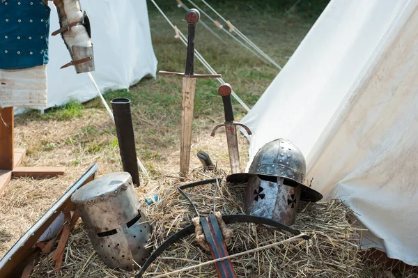 Detalhe Das Roupas Ferramentas Armas Ferreiro Medieval Tradicional Celebração Anual — Fotografia de Stock