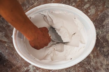 Eve termal yalıtım malzemesi yerleştirmek ve hazırlamak