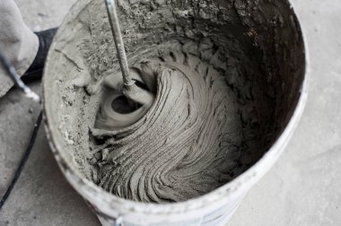 Eve termal yalıtım malzemesi yerleştirmek ve hazırlamak