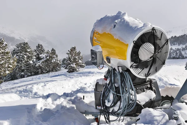Sneeuw Kanon Sneeuw Bergen Ski Oord Pyreneeën Andorra Een Zonnige — Stockfoto