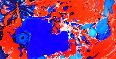 Su sıçrama resminin fotoğrafları. Arka plan resmi olarak kullanılacak su, akrilik, yağ ve süt karışımı soyut renkler. Mermer ya da okyanus desenli akrilik doku, çok renkli arkaplan fotoğrafı