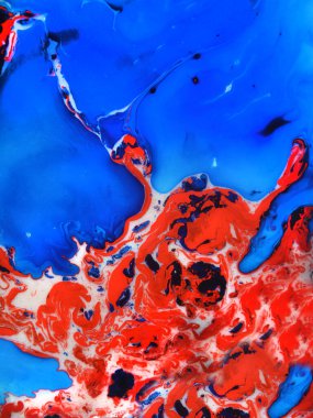 Su sıçrama resminin fotoğrafları. Arka plan resmi olarak kullanılacak su, akrilik, yağ ve süt karışımı soyut renkler. Mermer ya da okyanus desenli akrilik doku, çok renkli arkaplan fotoğrafı