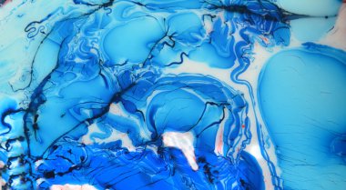 Su sıçrama resminin fotoğrafları. Arka plan resmi olarak kullanılacak su, akrilik, yağ ve süt karışımı soyut renkler. Mermer ya da okyanus desenli akrilik doku, çok renkli arkaplan fotoğrafı