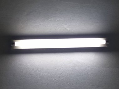 Işığın bir lambadan yayılması