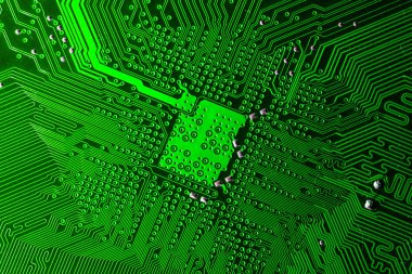 Yeşil pcb printecd devre elektrik yolları fotoğrafını ekrana kapatın