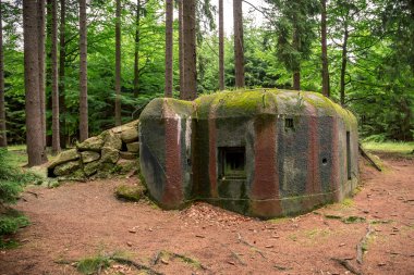 Kamufle bunker WWII karanlık forrest