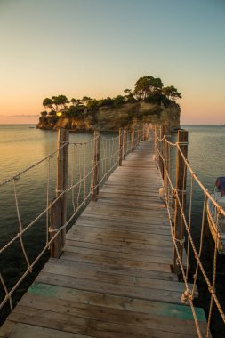 Cameo Adası 'nın güzel manzarası. Port Sostis, Zakynthos Adası, Yunanistan, Avrupa 'da harika bir bahar sahnesi. Doğa konseptinin güzelliği. Uzun pozlama.